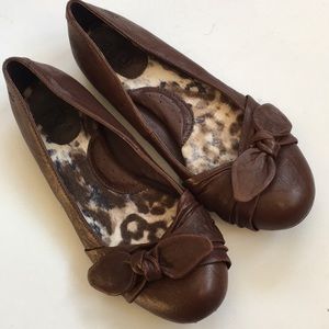 EUC Born leather flats